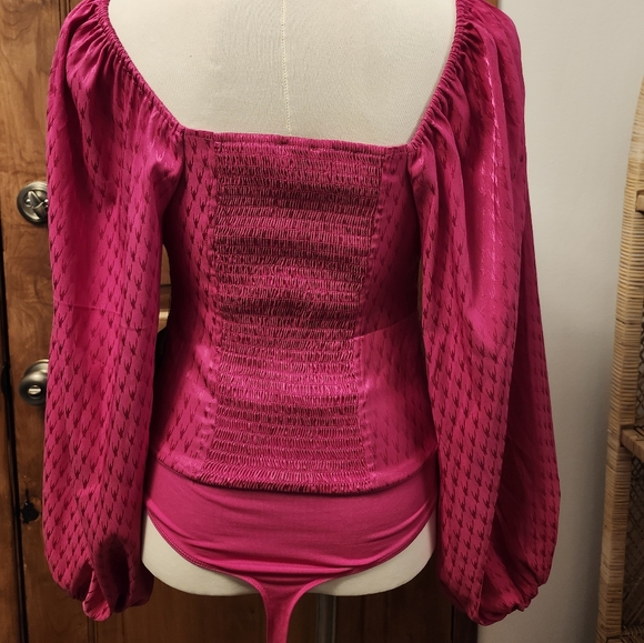 NWT Express Hot Pink Satin Jacquard Tie Front Bodysuit sz Small - Picture 3 of 6